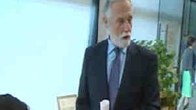 UPyD propone hacer una auditoría, eliminar coches oficiales y suprimir laOtra