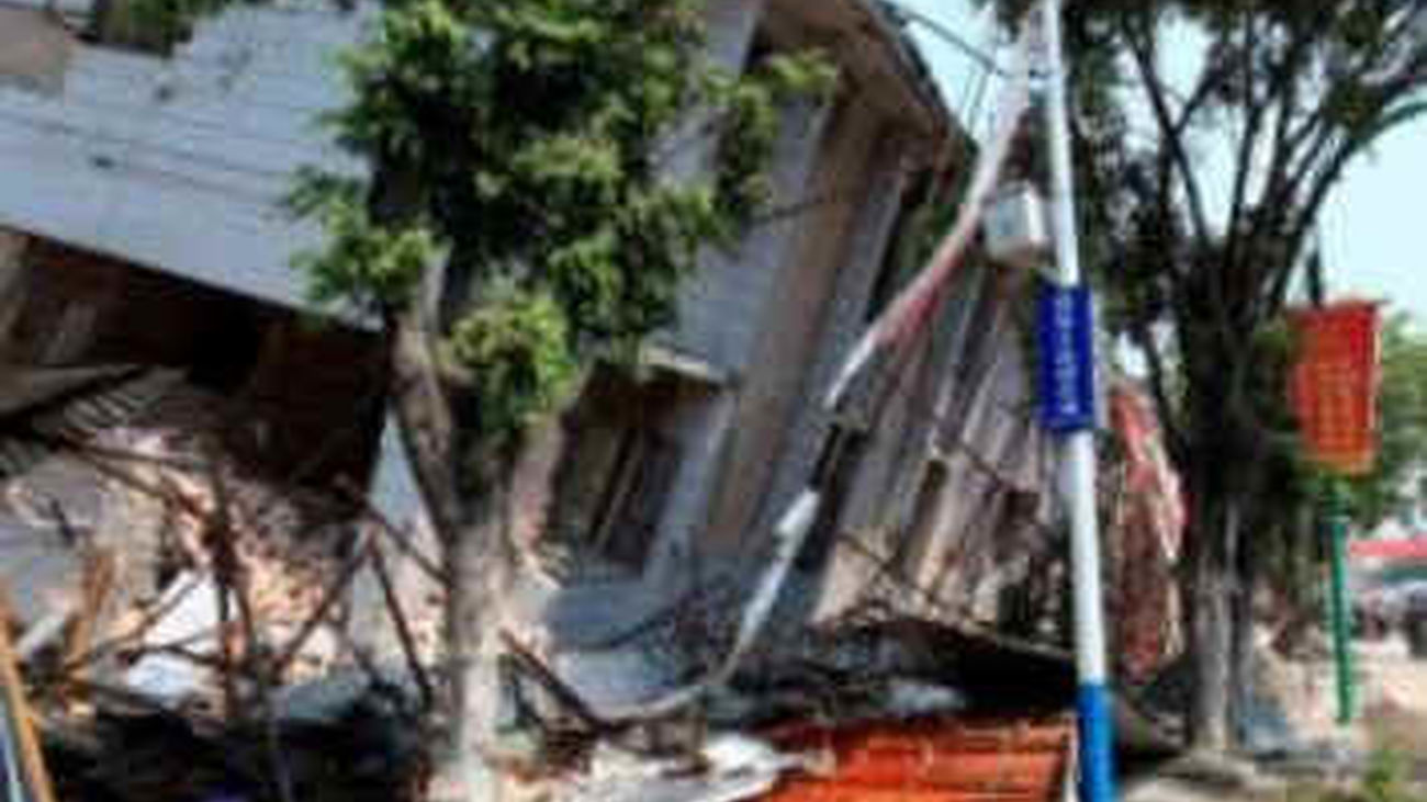 Homenaje a las víctimas del seísmo que asoló el noreste de Japón hace tres meses