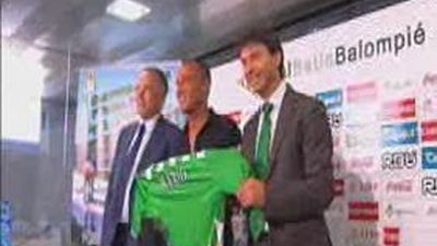 El Betis presenta a Mario Álvarez