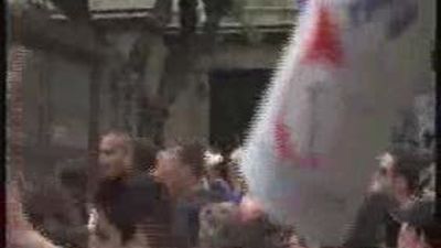 Decenas de heridos y detenidos en protestas contra nuevos recortes en Grecia