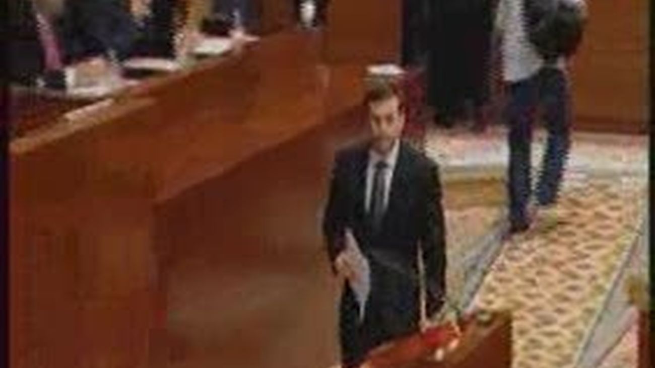 Gómez se estrena en la Asamblea proponiendo una comisión que dialogue con los "indignados"