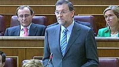 Rajoy acusa a Zapatero de pensar "en el interés de un candidato" y no en el de los españoles