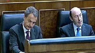 Rosa Díez llama a Rubalcaba "vicerresponsable de la crisis"