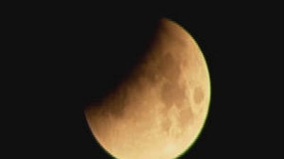 La luna quedará eclipsada por completo en la noche de este miércoles