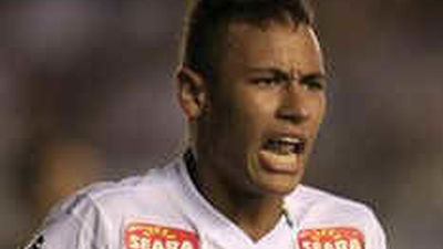 El técnico de Santos dice que el Barcelona "tiene la cara" de Neymar y el Madrid no