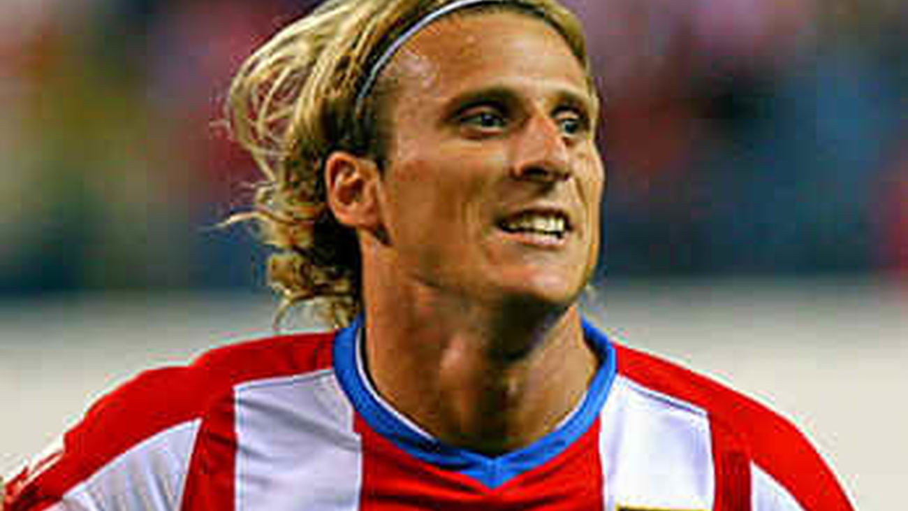 Forlán, Reyes y Ujfalusi, objetivo del Galatasaray