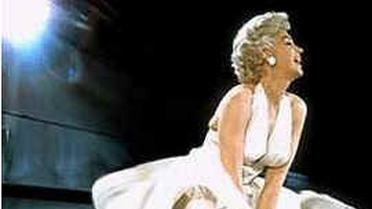 El mítico vestido blanco de Marilyn se subasta por 4,6 millones de dólares