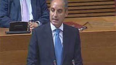 Camps toma posesión como presidente valenciano y promete un gobierno más austero y eficiente