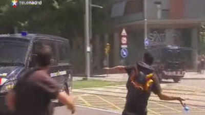 La oposición carga contra el consejero catalán de Interior  por su incompetencia para proteger a los diputados de los 'indigand