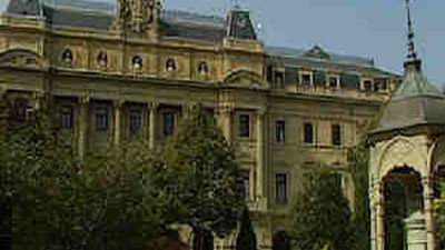 La bandera de España deja de ondear en el Ayuntamiento de San Sebastián con Bildu