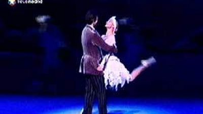 "El lago de los cisnes"  sobre hielo llega a los Jardines de Sabatini