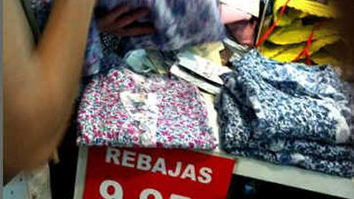 Las ventas del comercio  minorista moderan su caída en julio hasta el 6%