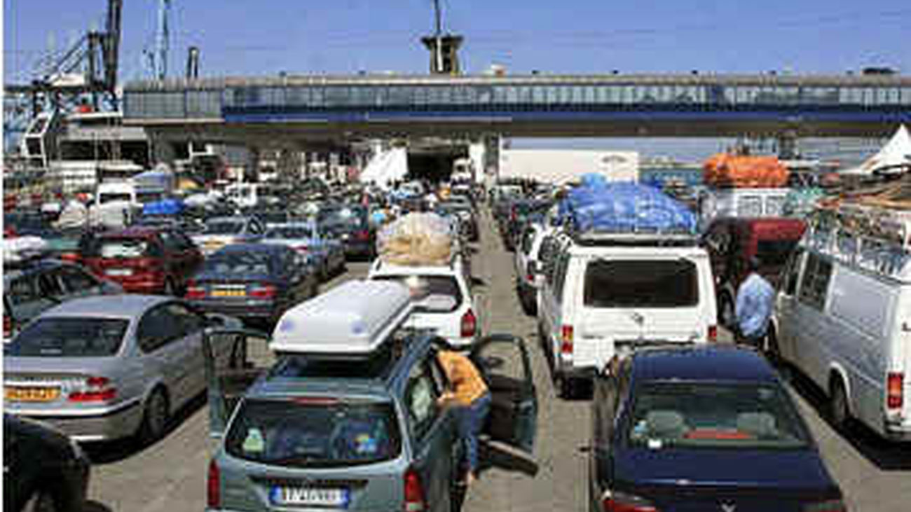 Casi 5.000 vehículos embarcan desde Algeciras desde  el inicio de la Operación Paso del Estrecho