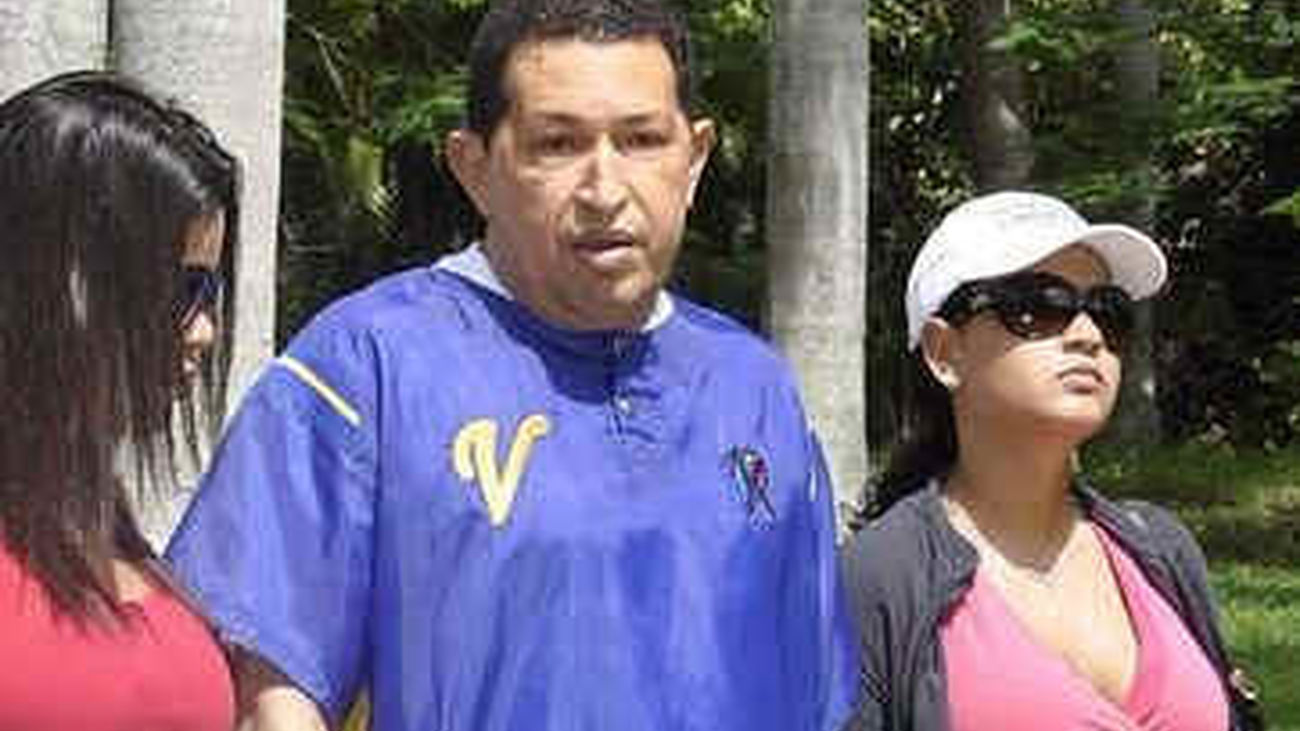 Hugo Chávez ha iniciado su rehabilitación con una caminata diaria
