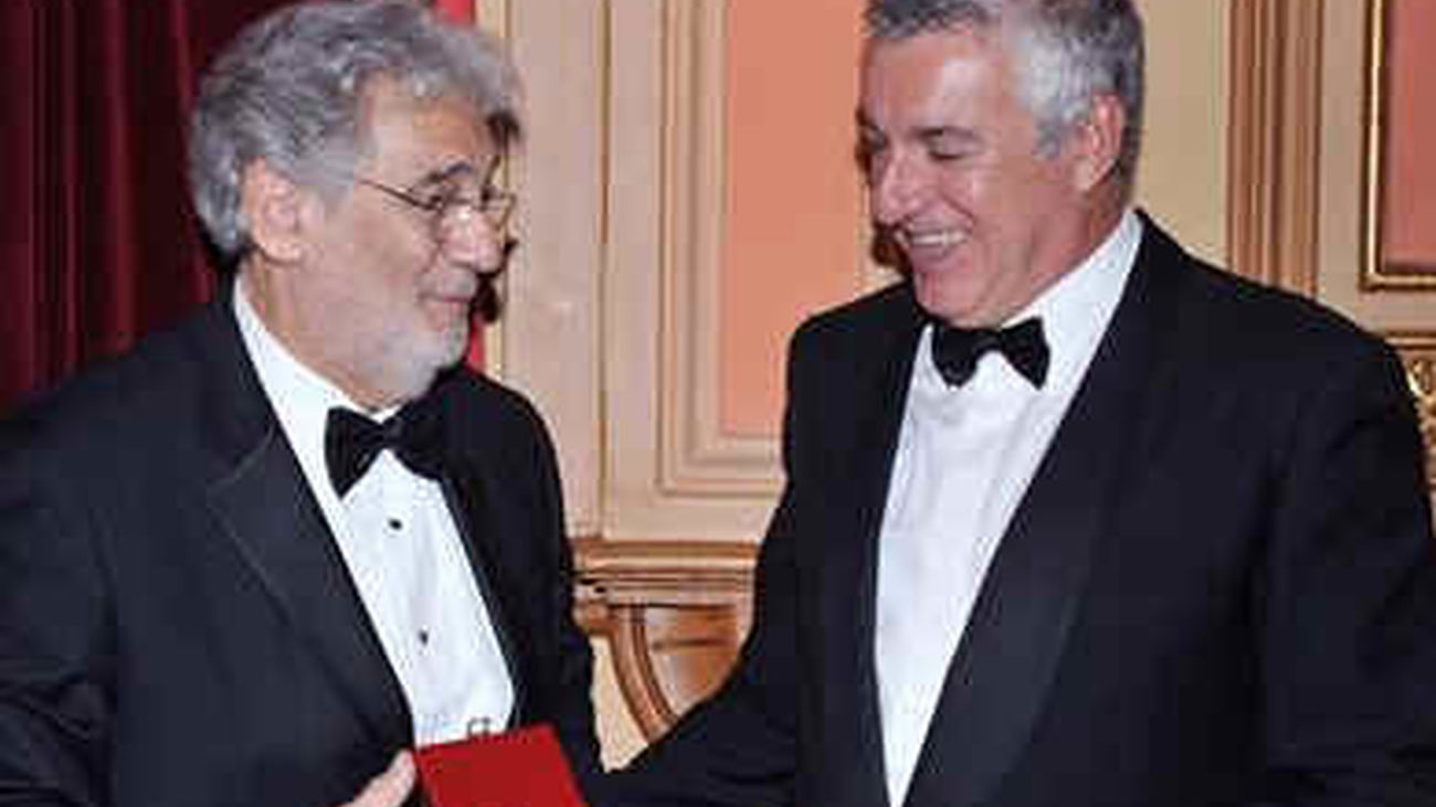 Plácido Domingo recibe la Medalla de Oro del Círculo del Liceo