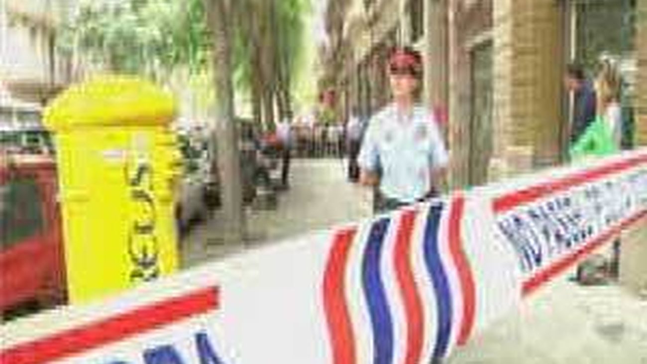 Un hombre mata a su pareja en un piso de Barcelona y se autolesiona