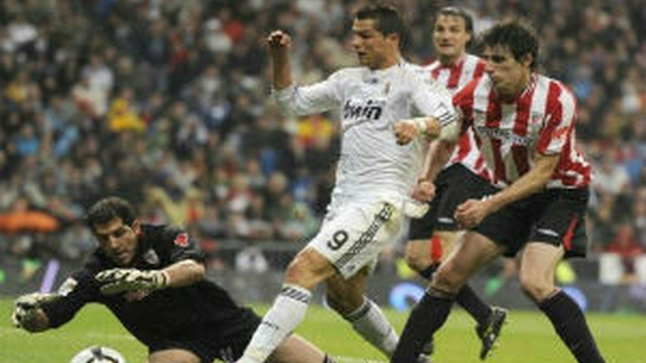 Real Madrid-Atletic primer enfrentamiento de los blancos en la liga 2010-2011