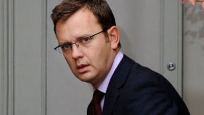 Detenido Coulson, ex jefe de prensa de Cameron, por las escuchas ilegales