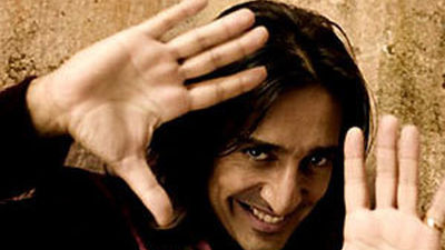 Juan Luis Guerra y Antonio Carmona, en el concierto solidario "El Gol de la Vida"