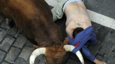Dos heridos por asta de toro en el encierro de los Cebada Gago
