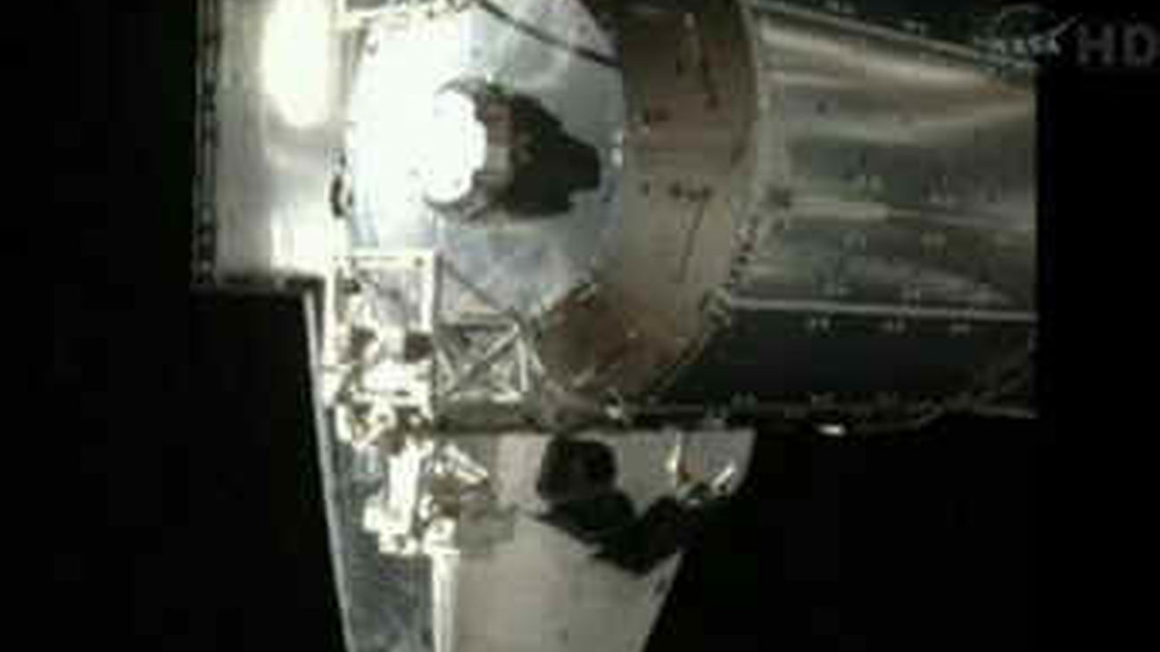El Atlantis realiza el último acople de un transbordador espacial en la Estación Internacional