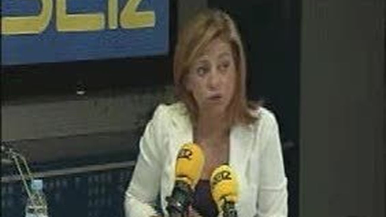 Elena Valenciano dice que el discurso de Rubalcaba "no es una enmienda a la política de Zapatero"