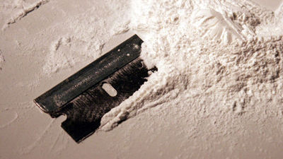 Dio cocaína a tres niños de primaria en Halloween por error