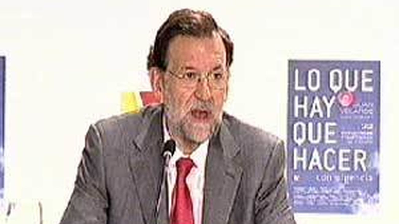 Rajoy: "España es un país solvente y tiene gente preparada para salir de la crisis"