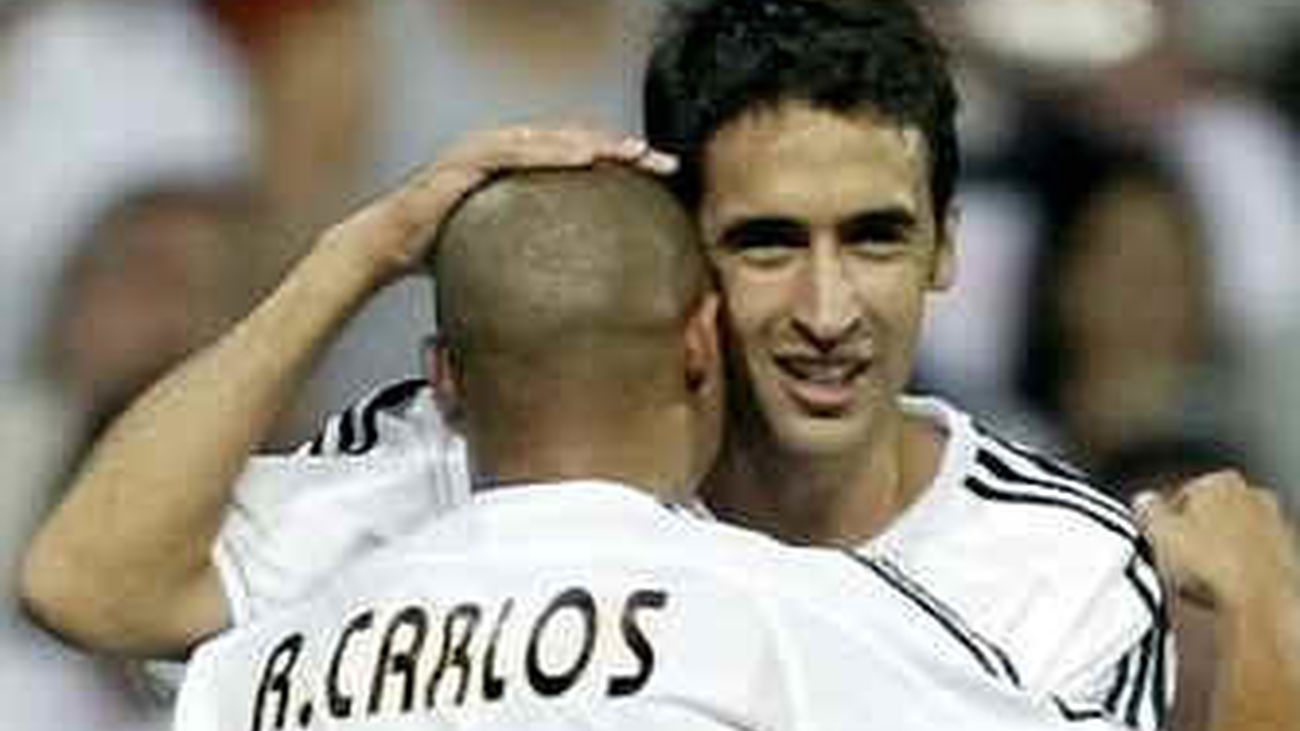 Roberto Carlos y Raúl se verán las caras en amistoso entre Anzhí y Schalke