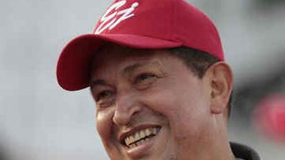 Chávez viaja a Cuba sin pasar por Colombia, que alberga una "candente" cumbre