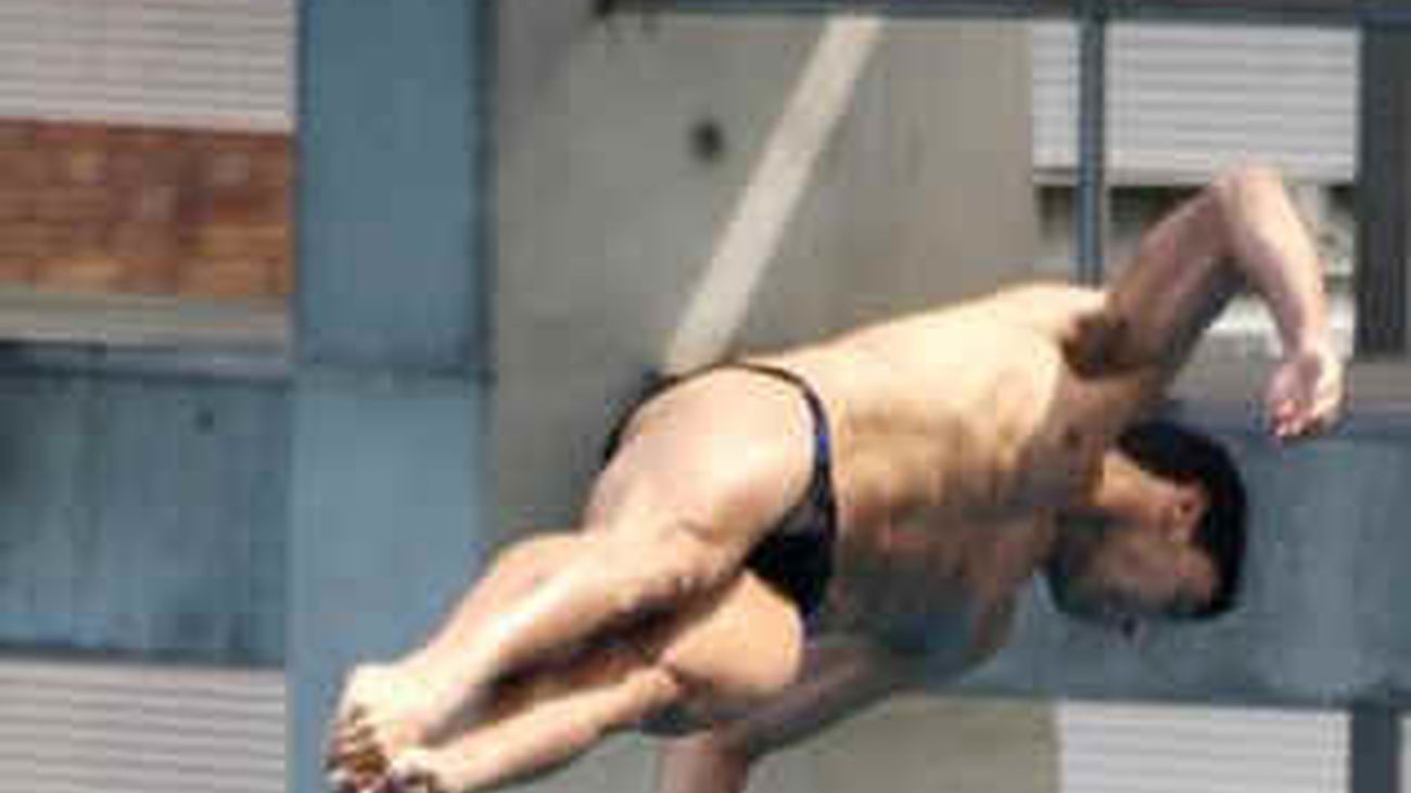 Javier Illana luchará por las medallas en trampolín de un metro