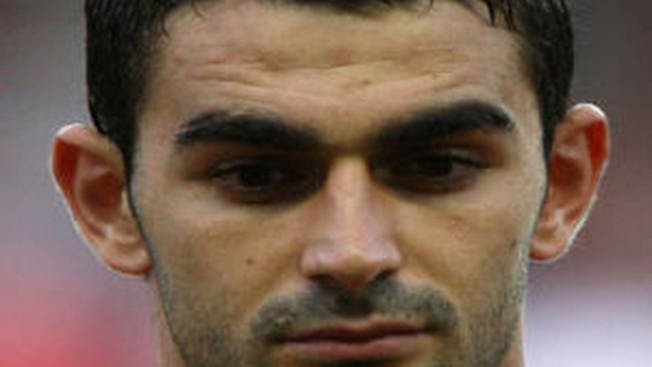 Adrián López pasa reconocimiento médico para fichar por el Atlético de Madrid