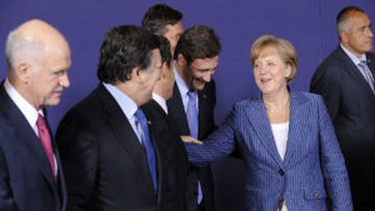 La Eurozona cierra otro rescate a Grecia de 160.000 millones para zanjar la crisis de la deuda