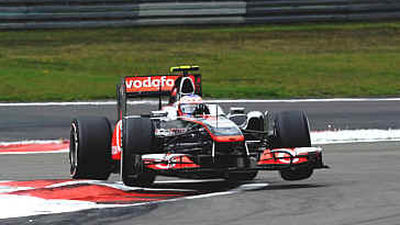 Hamilton gana en Montreal y arrebata el liderato a Alonso, que fue quinto