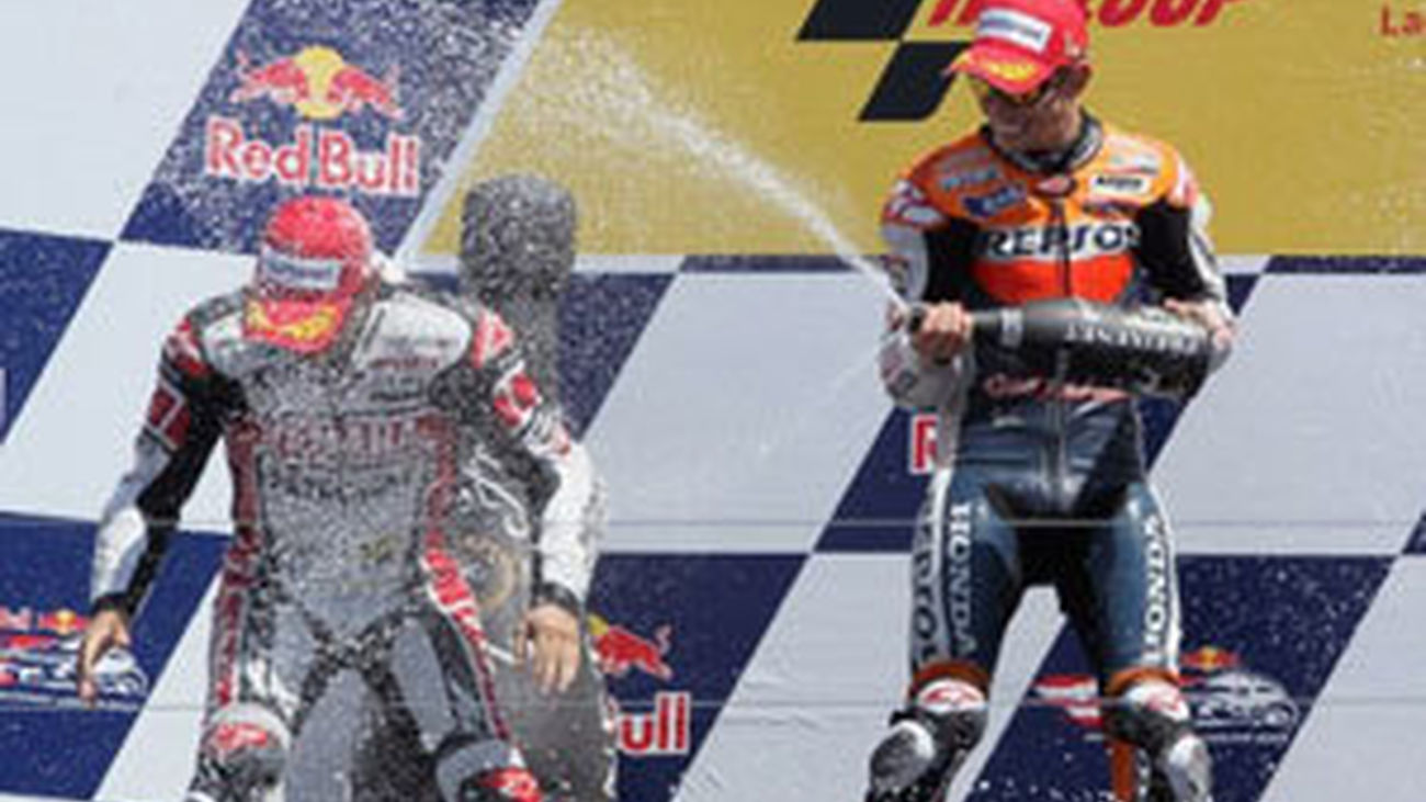 Casey Stoner vence en Laguna Seca