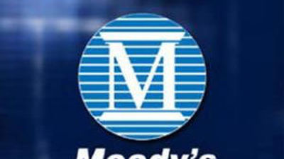 Moodys rebaja la calificación de cuatro grandes bancos  españoles y la CECA