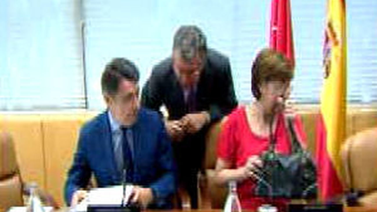 González propone penalizar administraciones que ejerzan competencias de otras