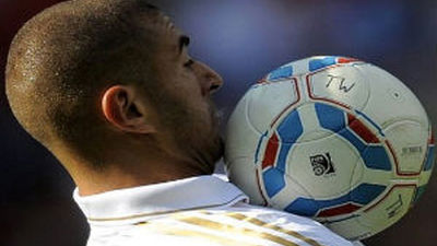 Benzema, con dos goles,  lidera un nuevo triunfo de verano del Madrid