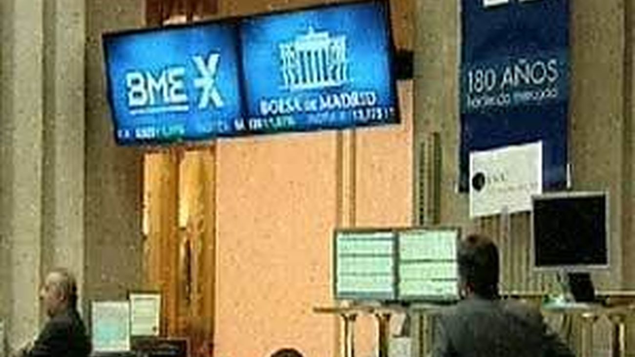 El Ibex se desploma un 2,7% ante las incertidumbres sobre la cumbre europea