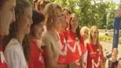 Esperanza Aguirre visita las instalaciones de coordinación de la Jornada Mundial de la Juventud