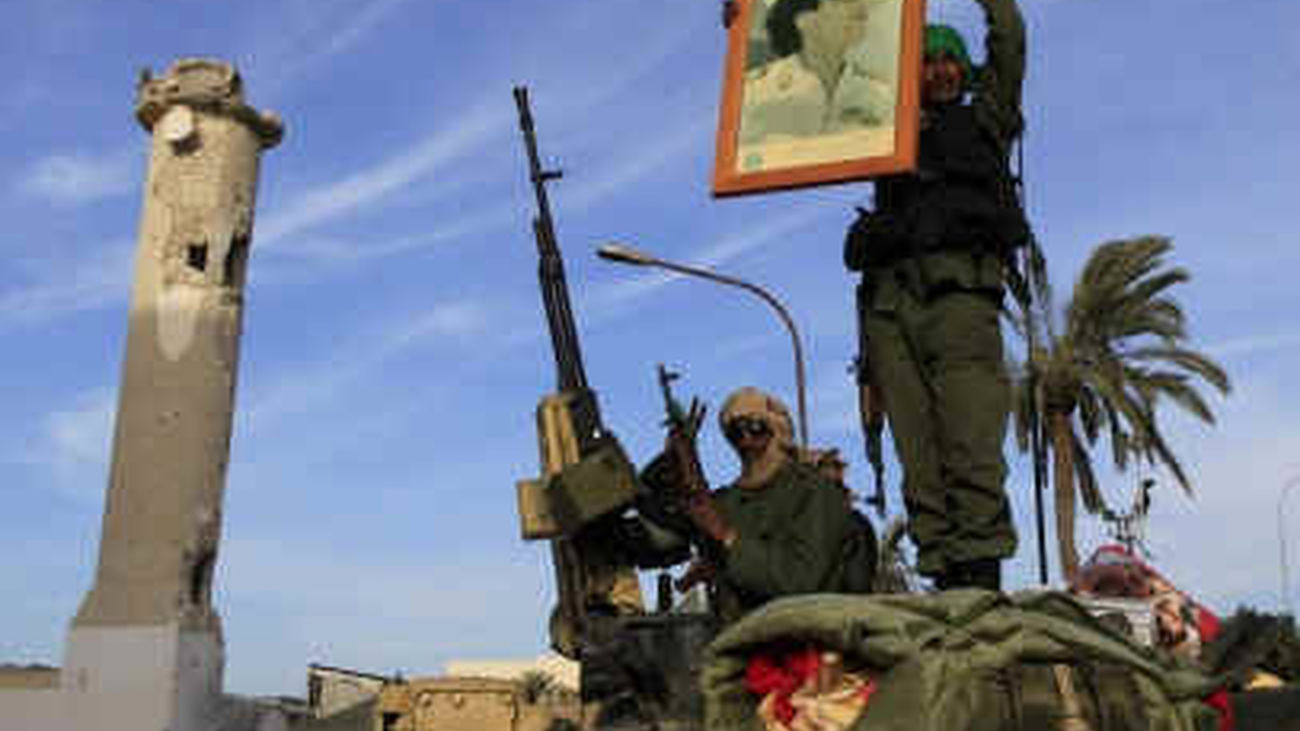 La OTAN destruye las instalaciones de televisión por satélite que empleaba Gadafi