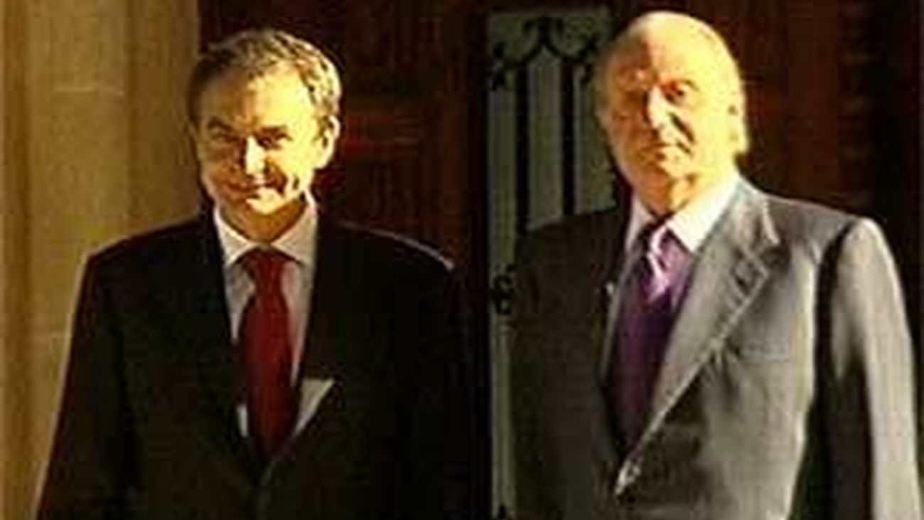 Zapatero llega a Marivent para despachar con el rey