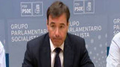 Tomás Gómez exige la retirada inmediata de la subida del transporte