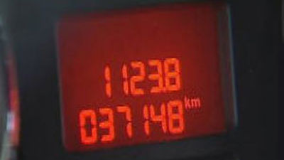 Detenidas 4 personas por vender hasta 70 coches con el kilometraje manipulado