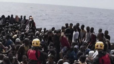 Italia socorre a más de 430 inmigrantes en el mar