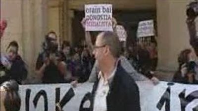 Bildu continúa en su ofensiva de retirar todos los simbolos de España del País Vasco