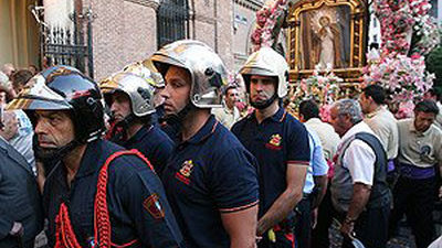 Bomberos de la Comunidad honrarán hoy a la Virgen de  la Paloma en su festividad