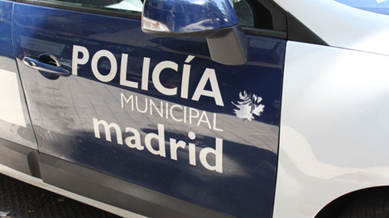Policía Municipal recupera dos armas de un vehículo robado que se dio a la fuga en un control