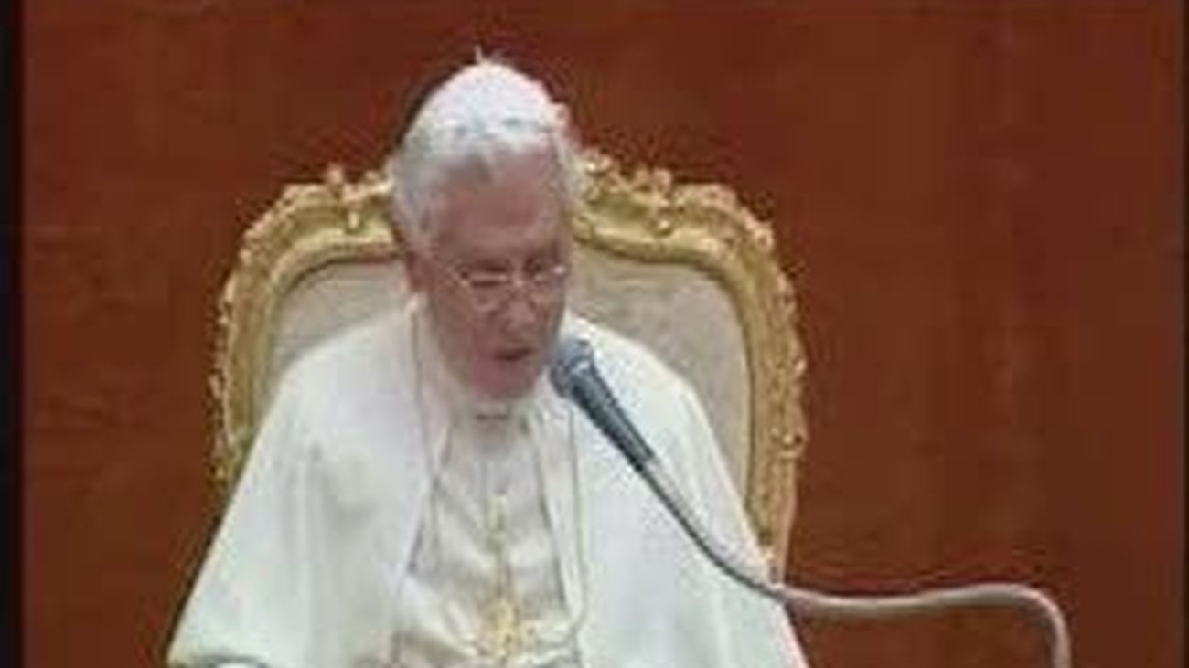 El Papa ya habla español: Pide a los jóvenes que recen por su viaje a España