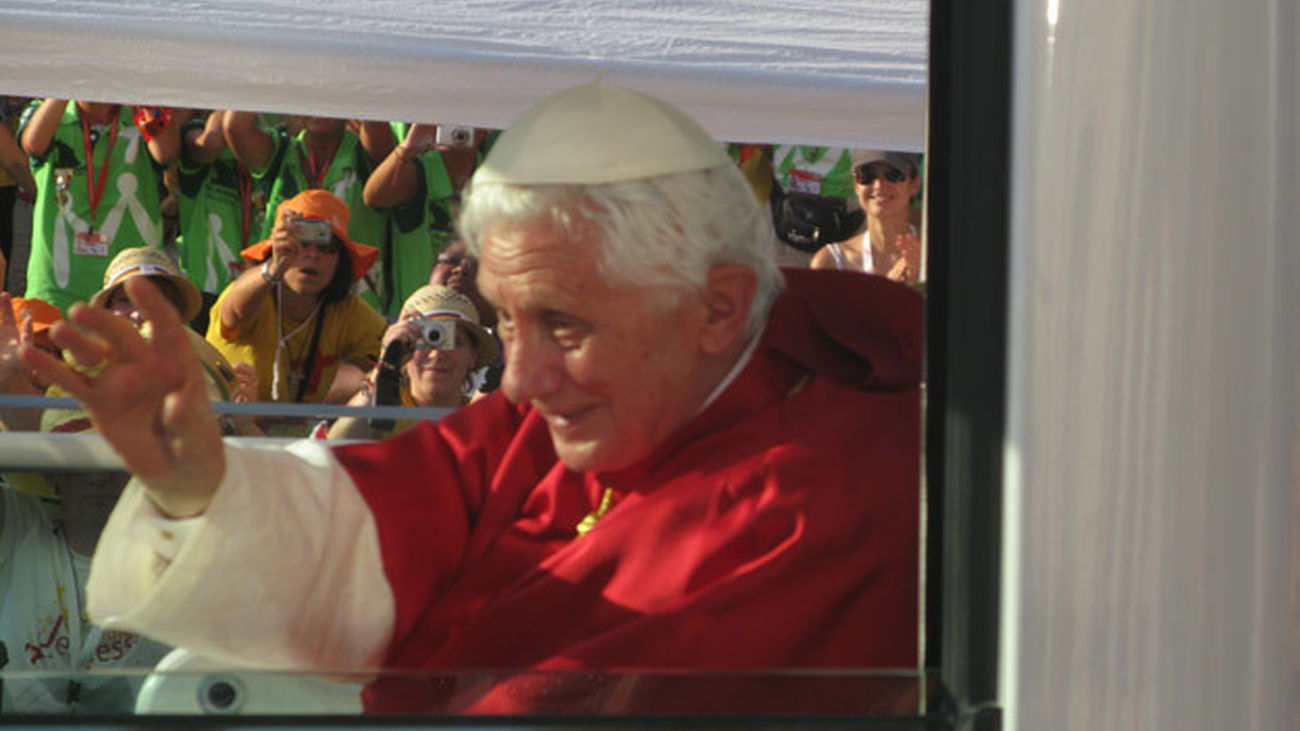Benedicto XVI, a su llegada a Cibeles
